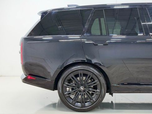 Used 2023 Land Rover Range Rover SE image 15
