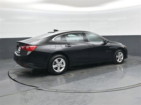 Used 2024 Chevrolet Malibu LT image 3