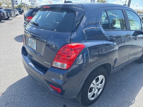 Used 2019 Chevrolet Trax LS image 14