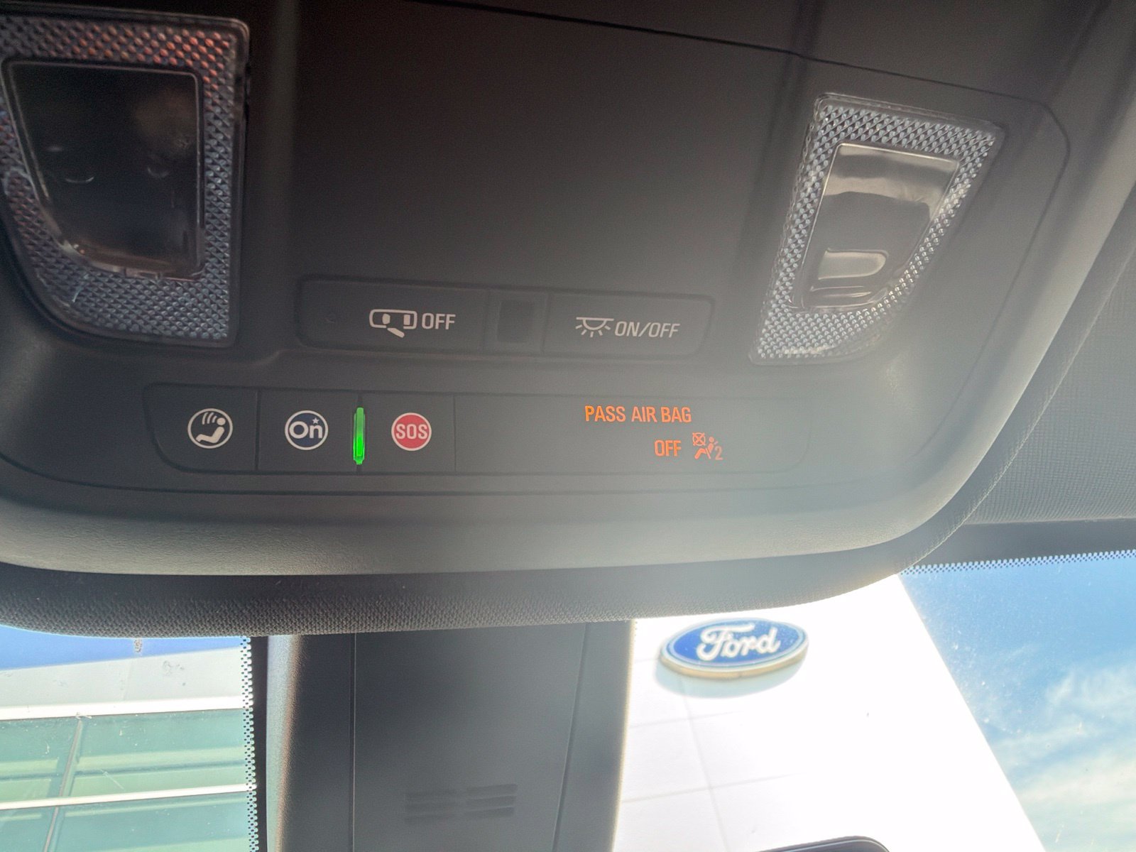 Used 2024 Chevrolet Traverse RS FWD image 32