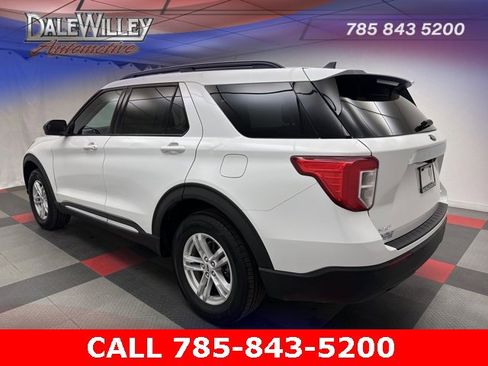 Used 2024 Ford Explorer XLT image 4