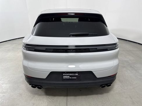 Certified 2025 Porsche Cayenne E-Hybrid image 6