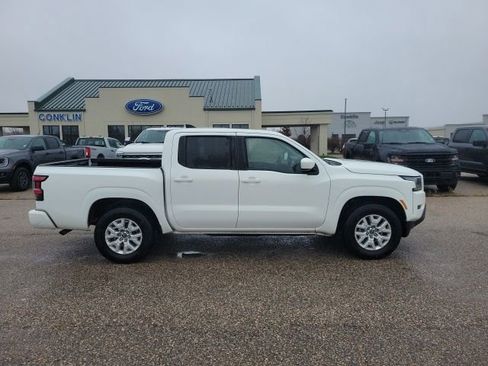 Used 2023 Nissan Frontier SV image 21