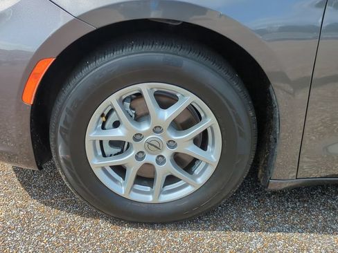 Used 2022 Chrysler Pacifica Touring-L FWD image 10