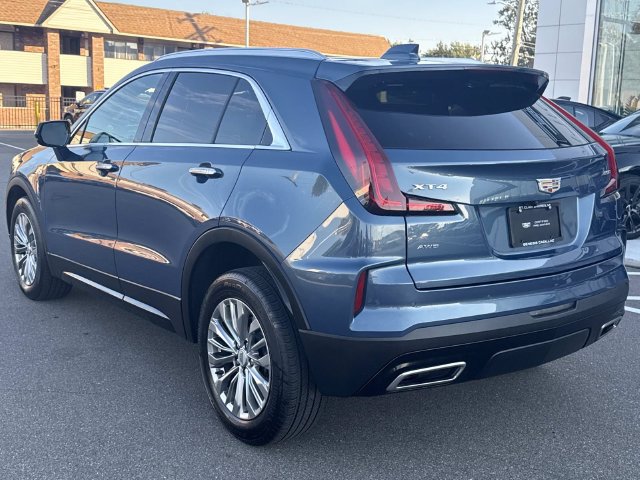Used 2024 Cadillac XT4 Premium Luxury AWD/4WD image 8