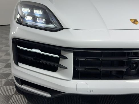 Certified 2026 Porsche Cayenne Coupe AWD/4WD image 11