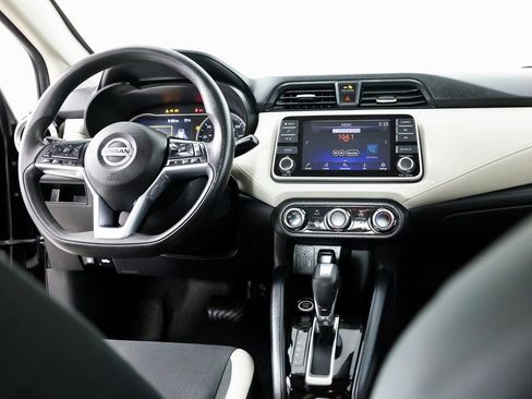 Used 2021 Nissan Versa SV image 18