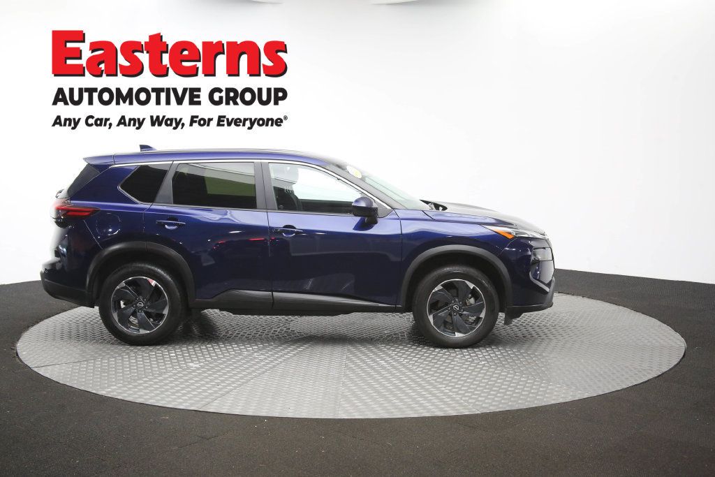 Used 2025 Nissan Rogue SV AWD/4WD image 49