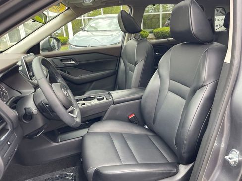 Certified 2023 Nissan Rogue SV w/ SV Premium B Package AWD/4WD image 9