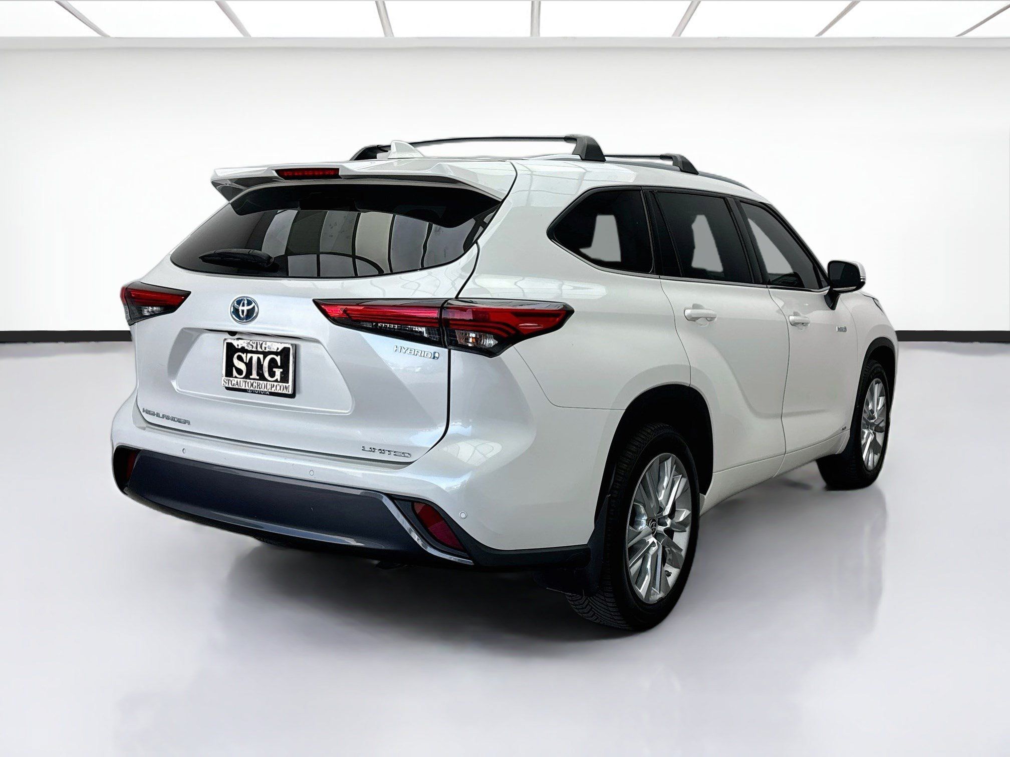 Used 2021 Toyota Highlander Limited AWD/4WD image 4