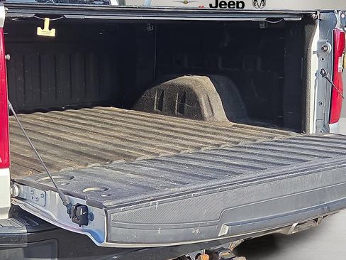 Used 2021 Chevrolet Silverado 1500 LT Trail Boss AWD/4WD image 9