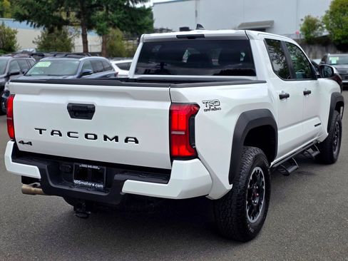 Used 2025 Toyota Tacoma TRD Off-Road AWD/4WD image 17