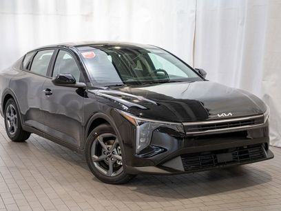 New 2025 Kia K4 LXS