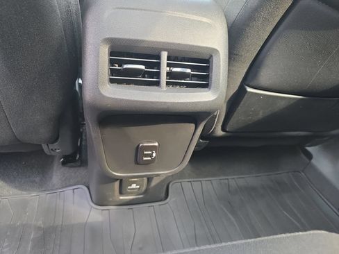 Used 2023 GMC Terrain SLE w/ Driver Convenience Package AWD/4WD image 33
