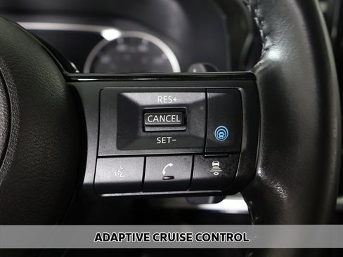 Used 2023 Nissan Pathfinder SL w/ Lighting Package (N92) image 4