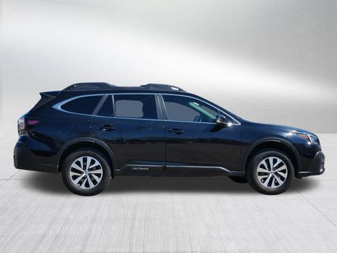 Used 2022 Subaru Outback Premium image 8