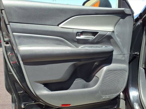 Used 2025 Toyota Grand Highlander FWD image 16