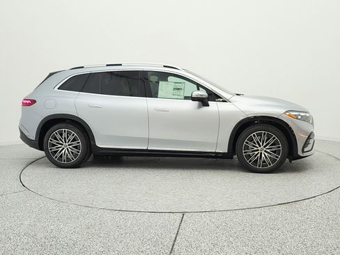 New 2026 Mercedes-Benz EQS 400 4MATIC SUV image 4