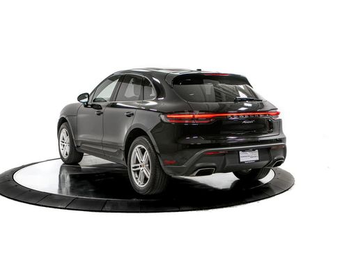 Certified 2024 Porsche Macan AWD/4WD image 3