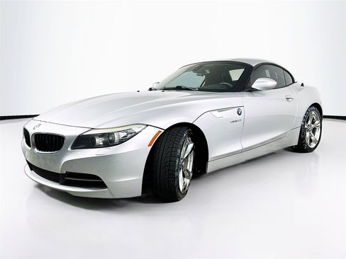 Used 2011 BMW Z4 sDrive30i image 2