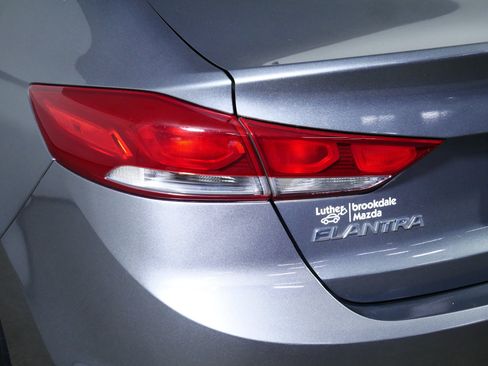 Used 2018 Hyundai Elantra SEL w/ Cargo Package FWD image 17