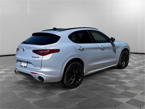 Used 2020 Alfa Romeo Stelvio Sport w/ Quick Order Package 22J Sport AWD/4WD image 5