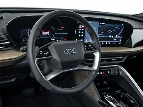 Used 2025 Audi Q5 Premium w/ Convenience Package AWD/4WD image 9