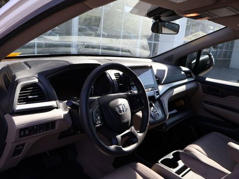 Used 2019 Honda Odyssey EX image 9