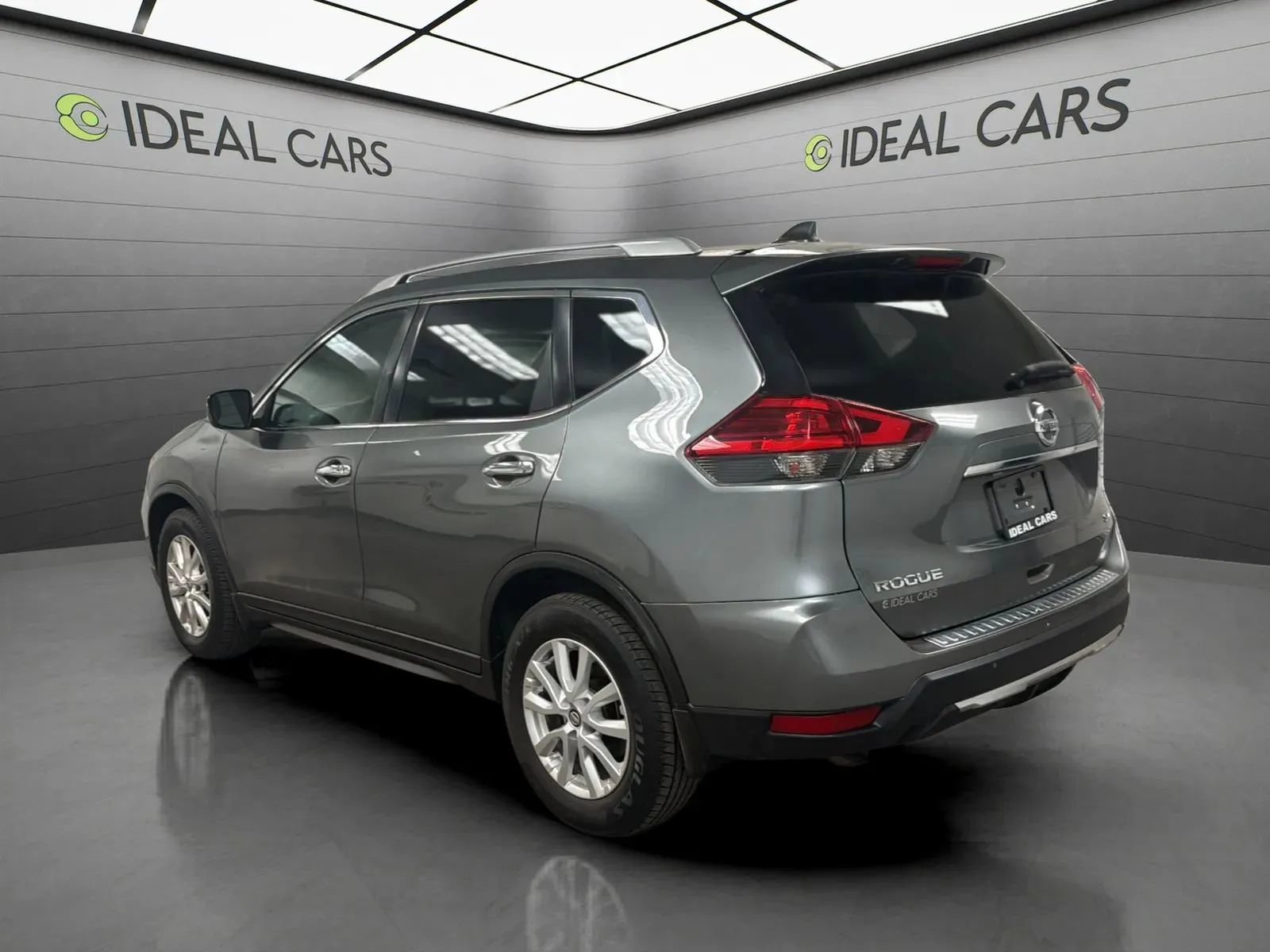 Used 2017 Nissan Rogue SV FWD image 7