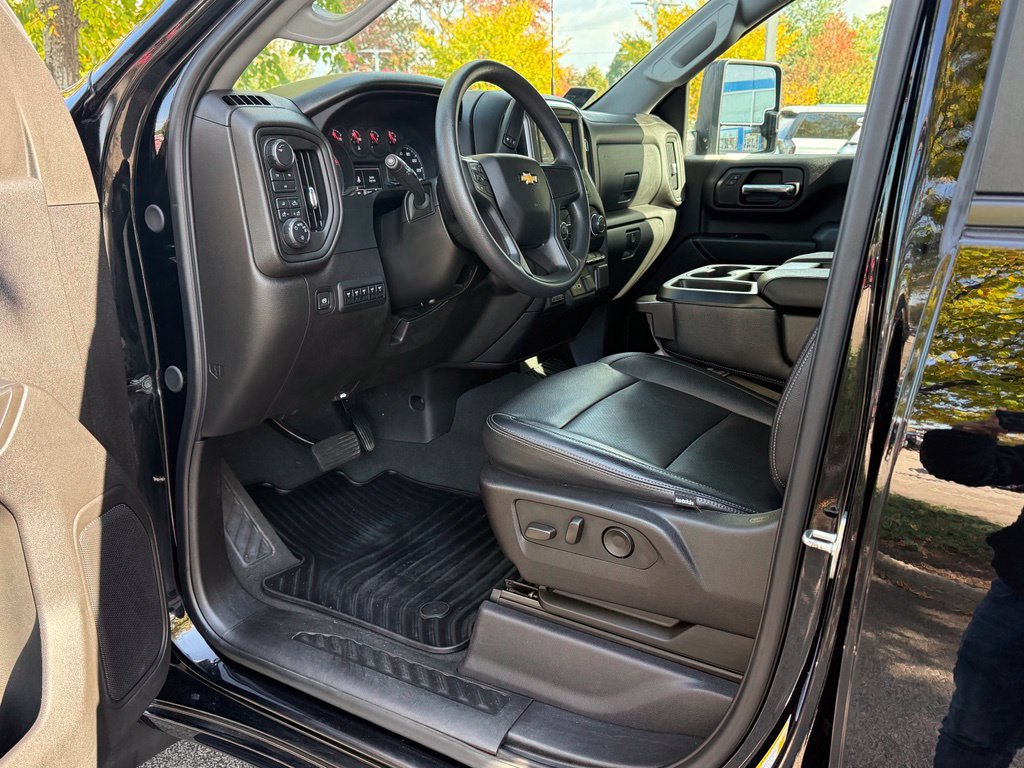 Used 2024 Chevrolet Silverado 2500 Custom w/ Custom Value Package AWD/4WD image 13
