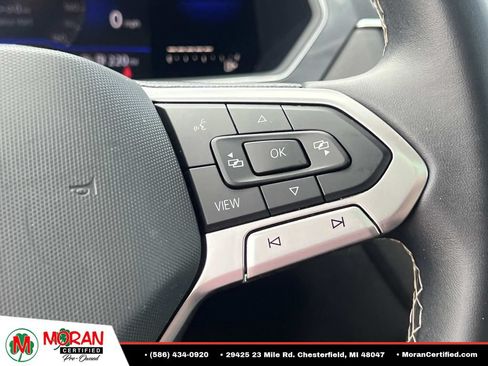 Used 2022 Volkswagen Tiguan SE w/ Panoramic Sunroof Package AWD/4WD image 27