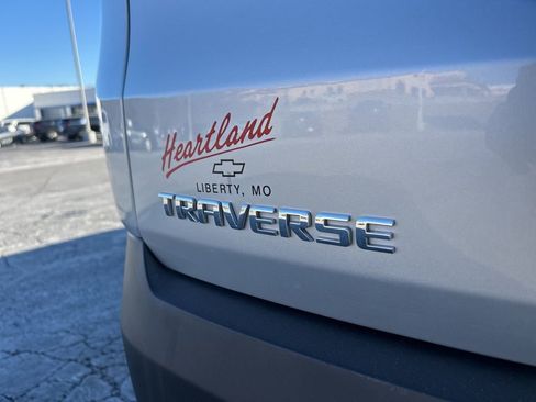 Used 2020 Chevrolet Traverse LT image 13