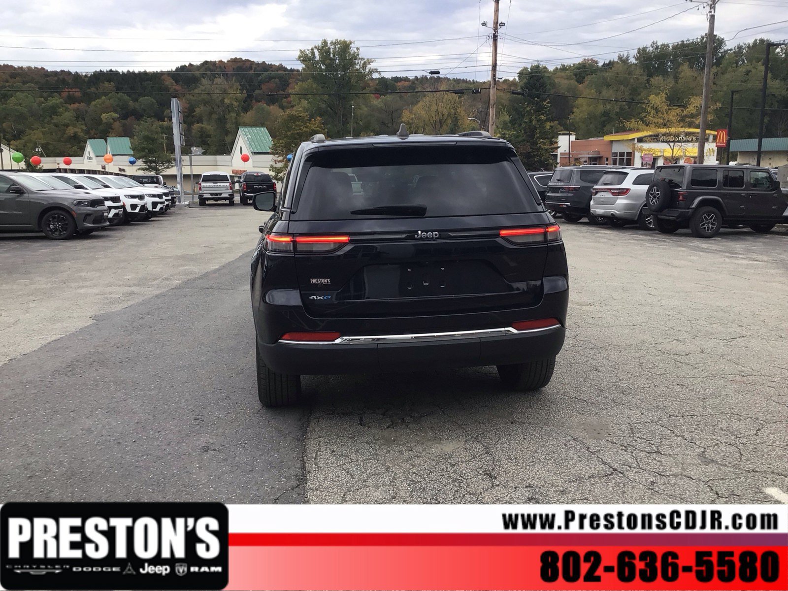 Used 2024 Jeep Grand Cherokee Limited 4xe AWD/4WD image 4