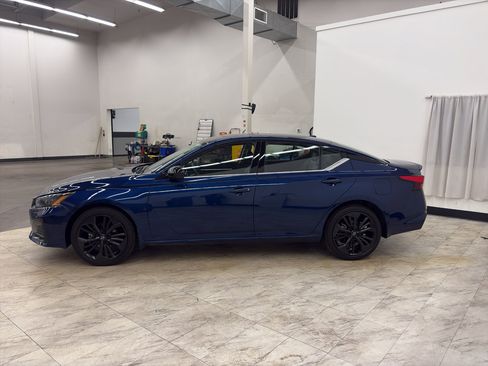 Used 2024 Nissan Altima 2.5 SR image 4