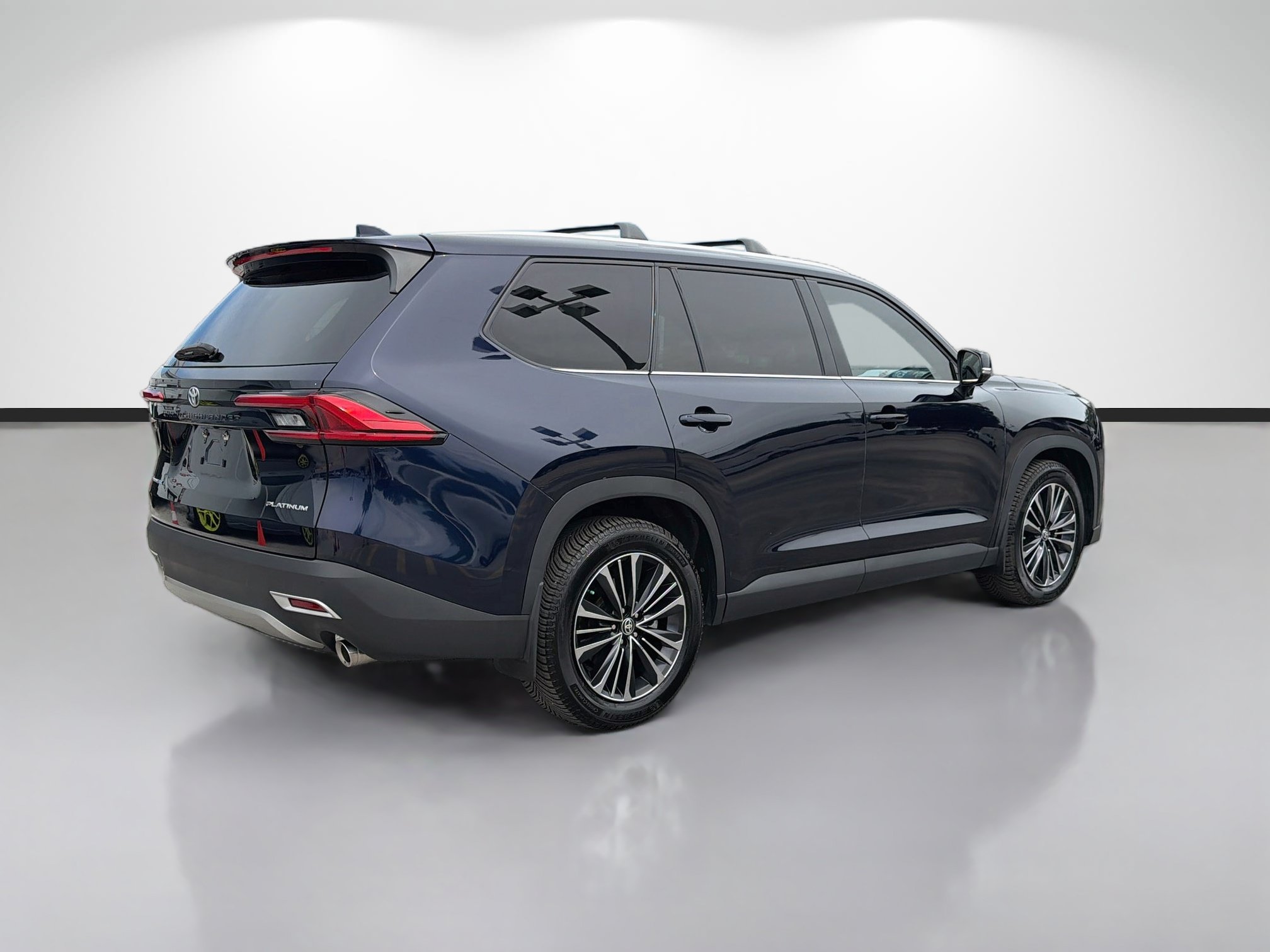 Used 2024 Toyota Grand Highlander AWD Hybrid image 3
