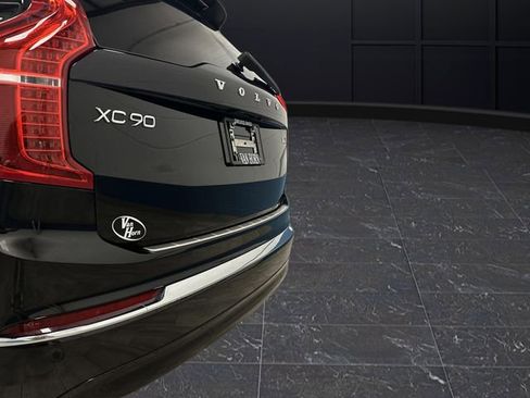 Used 2024 Volvo XC90 B6 Ultimate w/ Lounge Package image 37