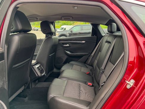 Used 2017 Chevrolet Impala LT w/ Convenience Package FWD image 21