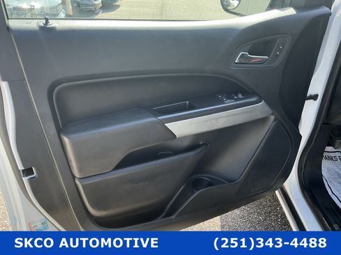 Used 2022 Chevrolet Colorado LT w/ Fleet Safety Package RWD image 12