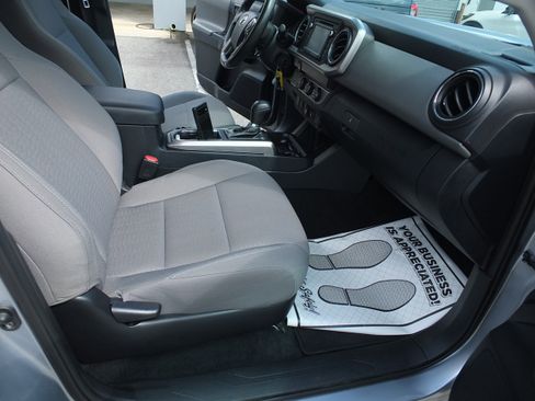 Used 2019 Toyota Tacoma SR5 RWD image 14