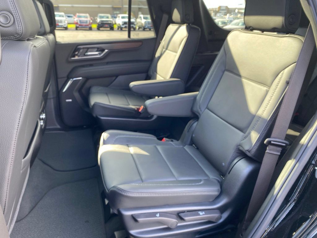 Used 2026 GMC Yukon Denali w/ Sun & Power Step Package AWD/4WD image 27