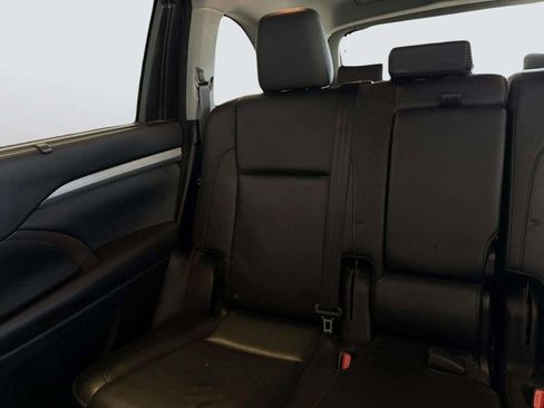 Used 2016 Toyota Highlander XLE image 26