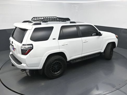 Used 2022 Toyota 4Runner SR5 Premium w/ Moonroof Package RWD image 33