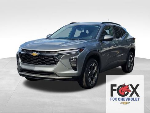 Certified 2024 Chevrolet Trax LT w/ Driver Confidence Package FWD image 1