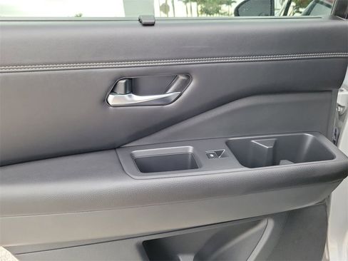 Used 2024 Nissan Pathfinder Platinum w/ Cargo Package image 16