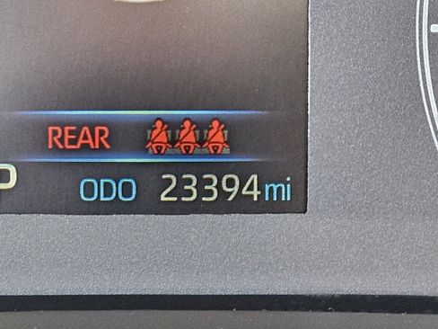 Used 2025 Toyota Corolla LE image 29