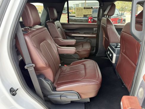 Used 2023 Ford Expedition Limited image 46
