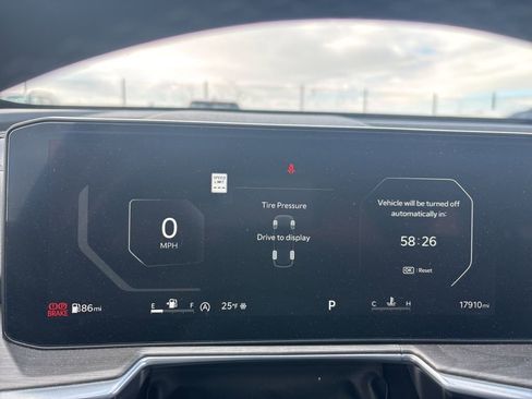 Certified 2024 Kia Sorento SX image 9