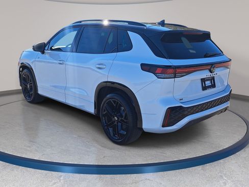 New 2026 Volkswagen Tiguan SE R-Line FWD image 7