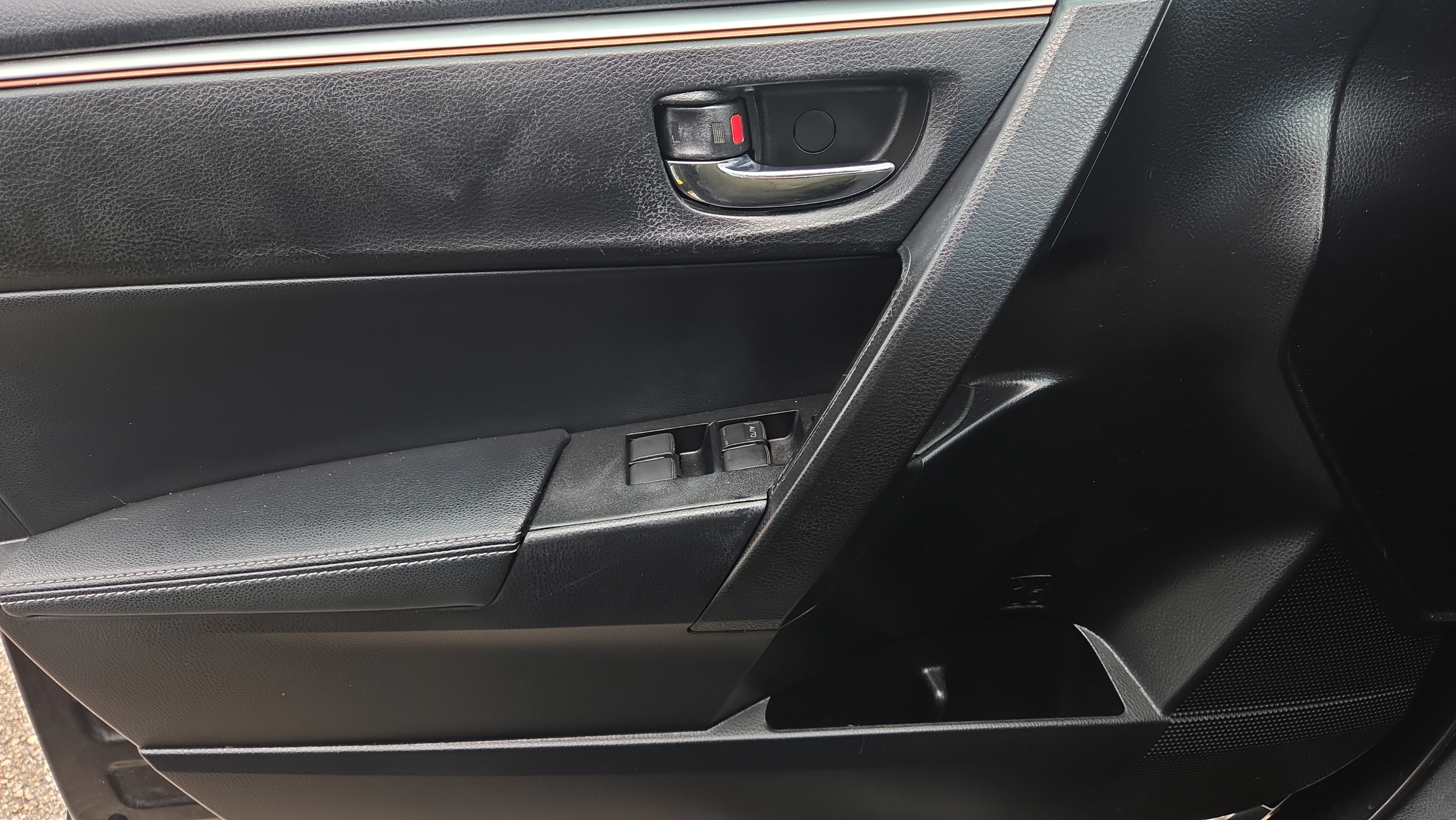 Used 2016 Toyota Corolla S FWD image 36