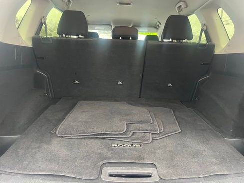 Used 2024 Nissan Rogue SV image 14